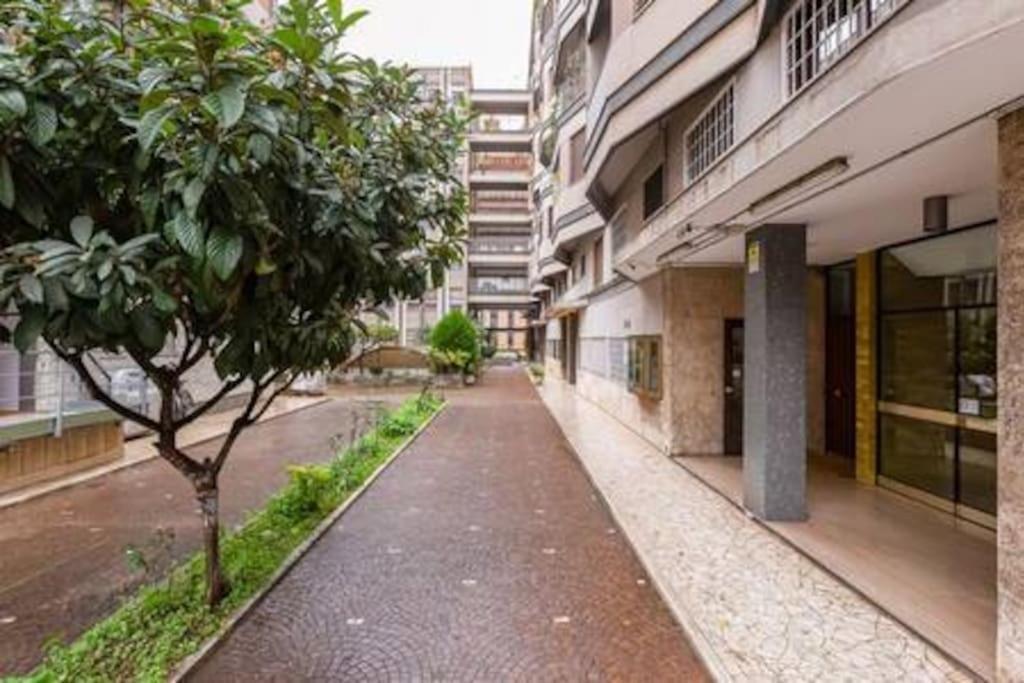 Domus Laterani By Jfm - Comfortable Apartment Big Terrace Colosseo Рим Екстериор снимка