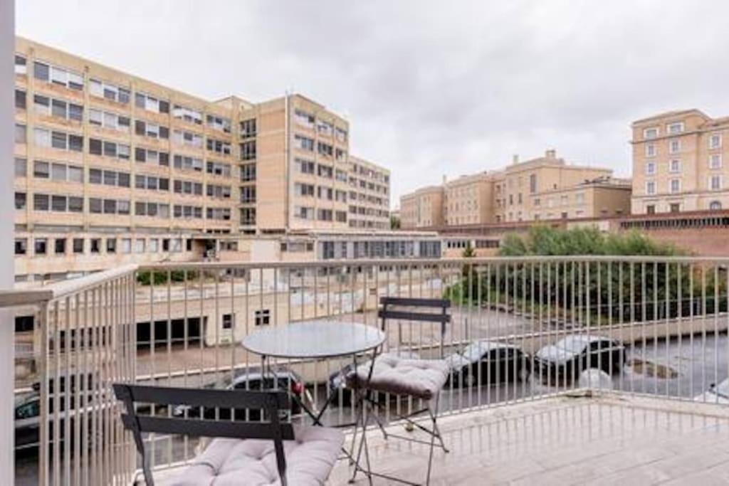 Domus Laterani By Jfm - Comfortable Apartment Big Terrace Colosseo Рим Екстериор снимка
