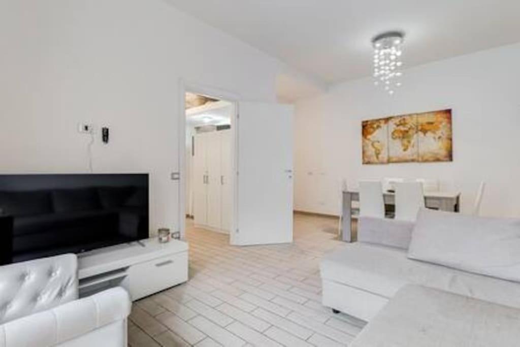 Domus Laterani By Jfm - Comfortable Apartment Big Terrace Colosseo Рим Екстериор снимка