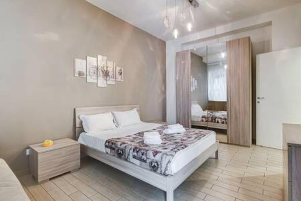 Domus Laterani By Jfm - Comfortable Apartment Big Terrace Colosseo Рим Екстериор снимка