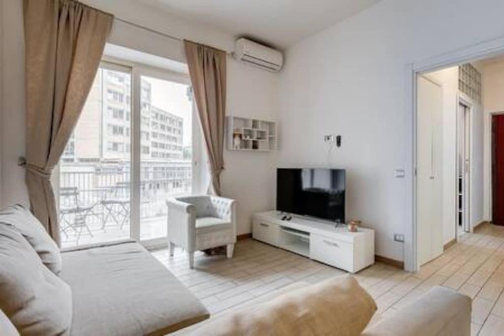 Domus Laterani By Jfm - Comfortable Apartment Big Terrace Colosseo Рим Екстериор снимка