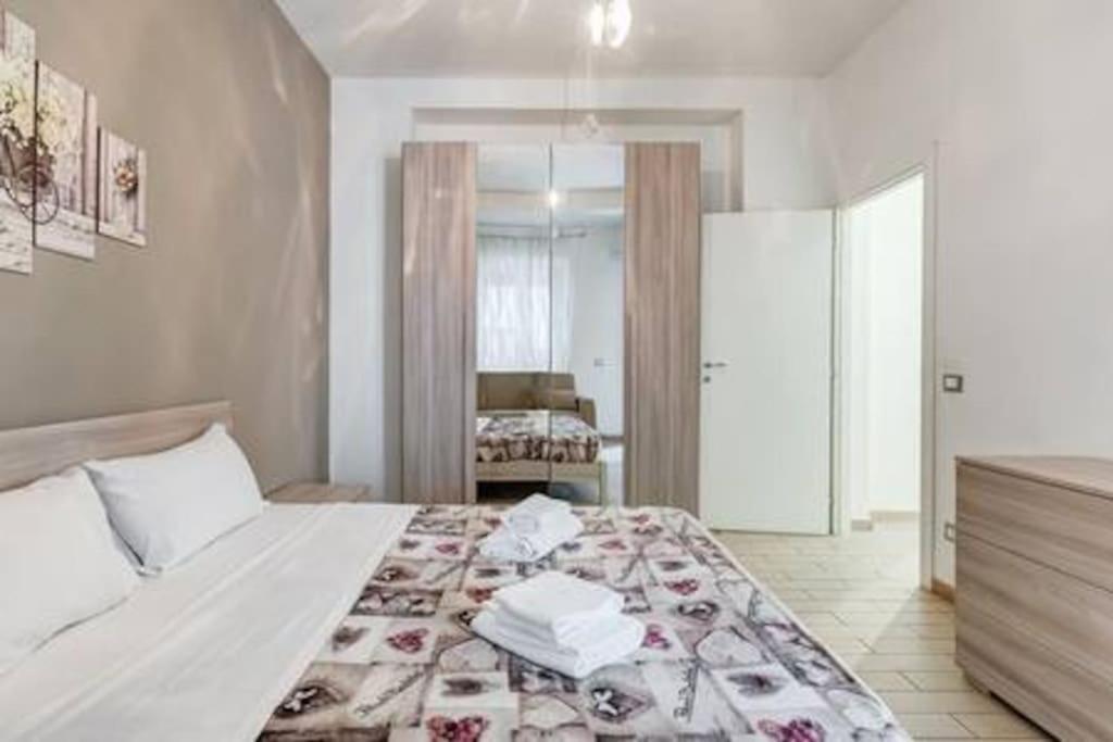 Domus Laterani By Jfm - Comfortable Apartment Big Terrace Colosseo Рим Екстериор снимка