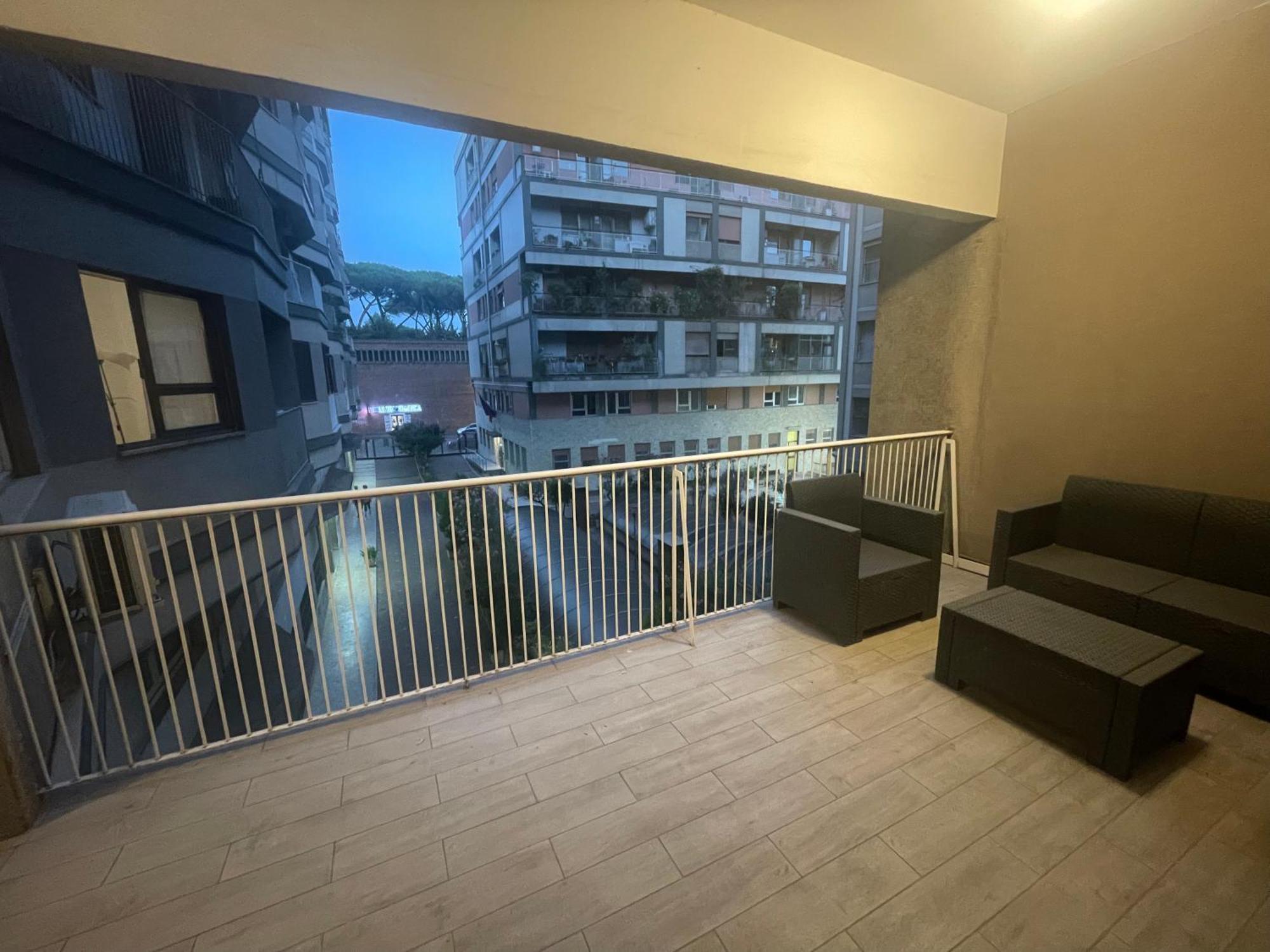 Domus Laterani By Jfm - Comfortable Apartment Big Terrace Colosseo Рим Екстериор снимка