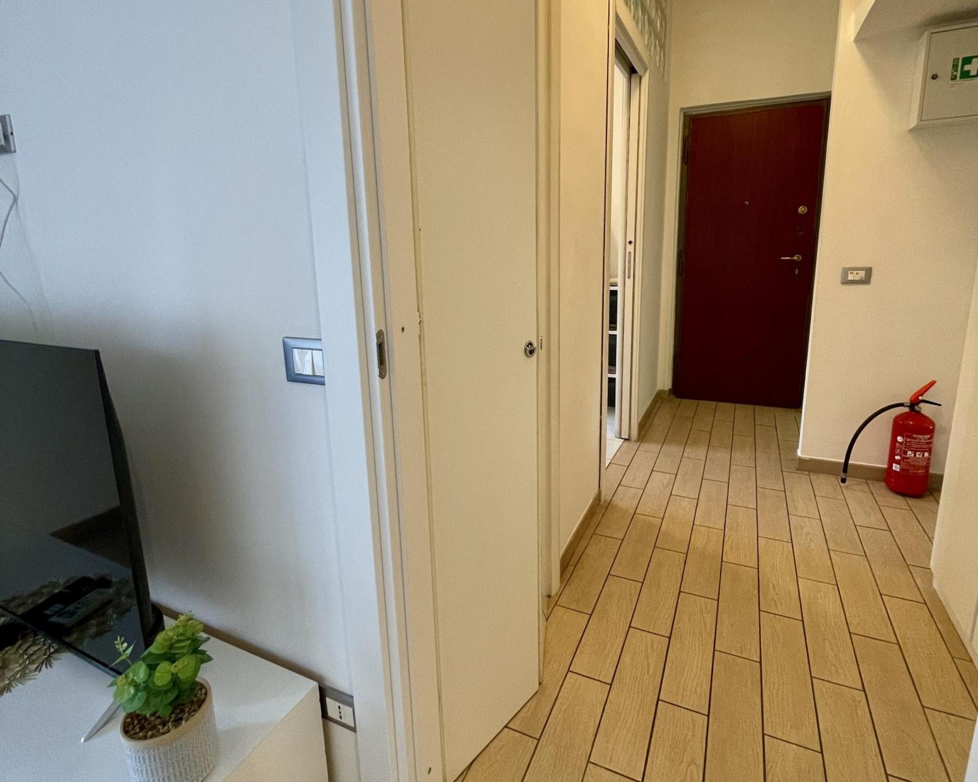 Domus Laterani By Jfm - Comfortable Apartment Big Terrace Colosseo Рим Екстериор снимка