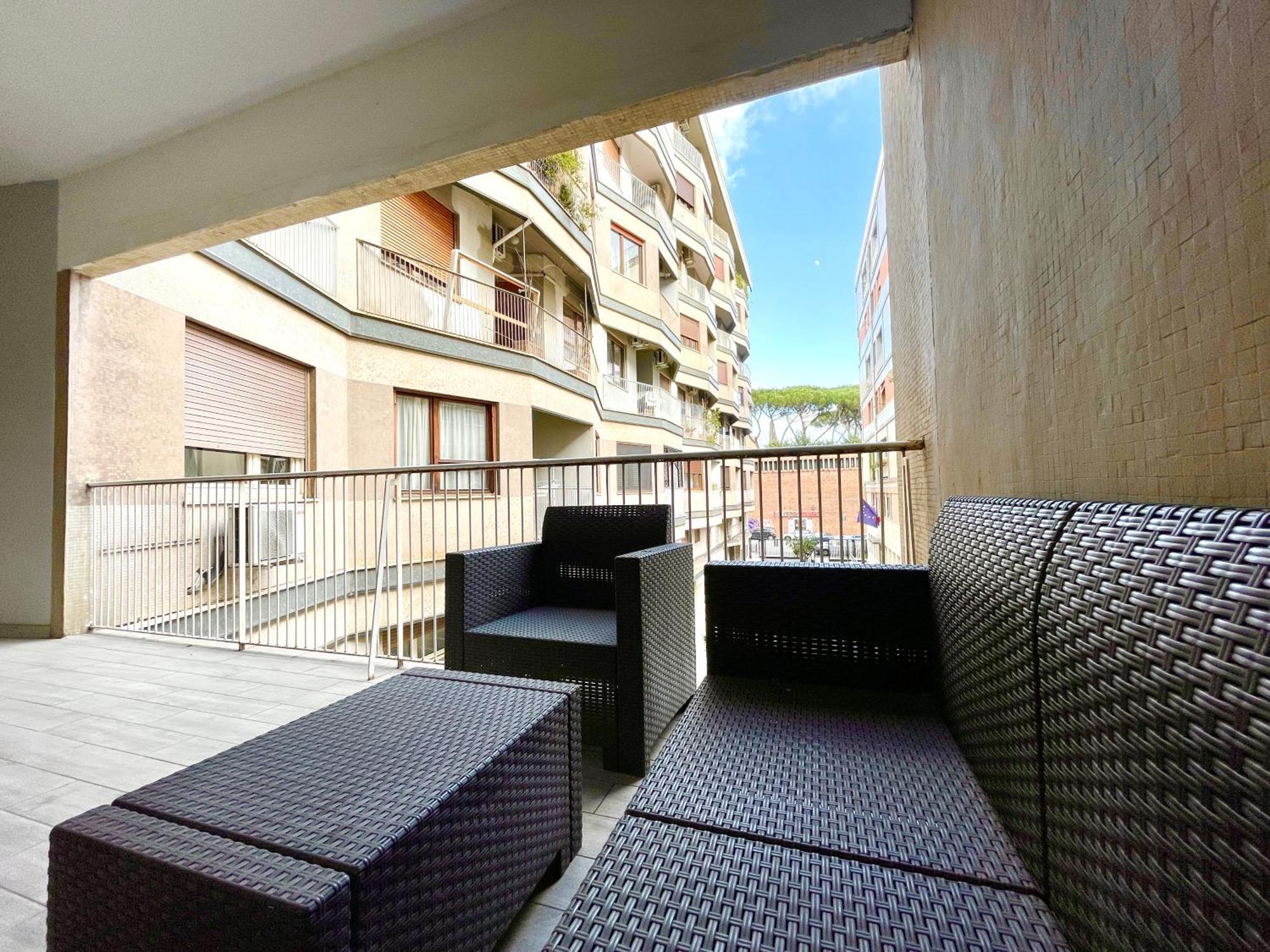 Domus Laterani By Jfm - Comfortable Apartment Big Terrace Colosseo Рим Екстериор снимка