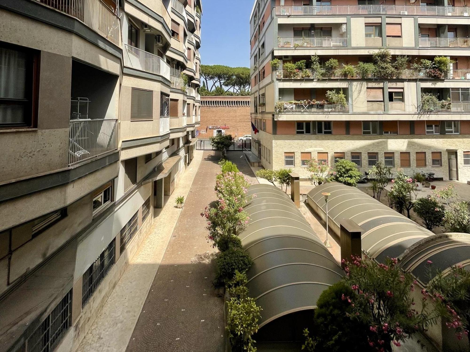 Domus Laterani By Jfm - Comfortable Apartment Big Terrace Colosseo Рим Екстериор снимка